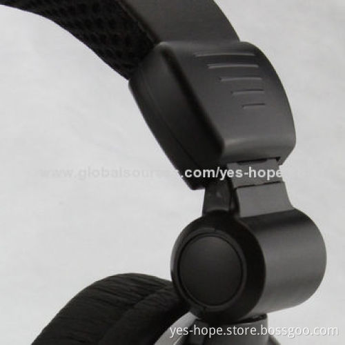 Portable computer game console headphones with mic